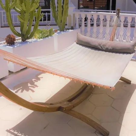 Greatly Located Apartment With Heated Pool, Los Cristianos Exterior photo