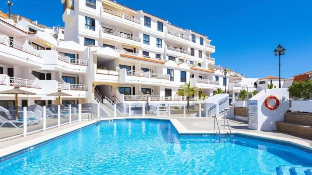 Apartment Greatly Located With Heated Pool, Cristianos