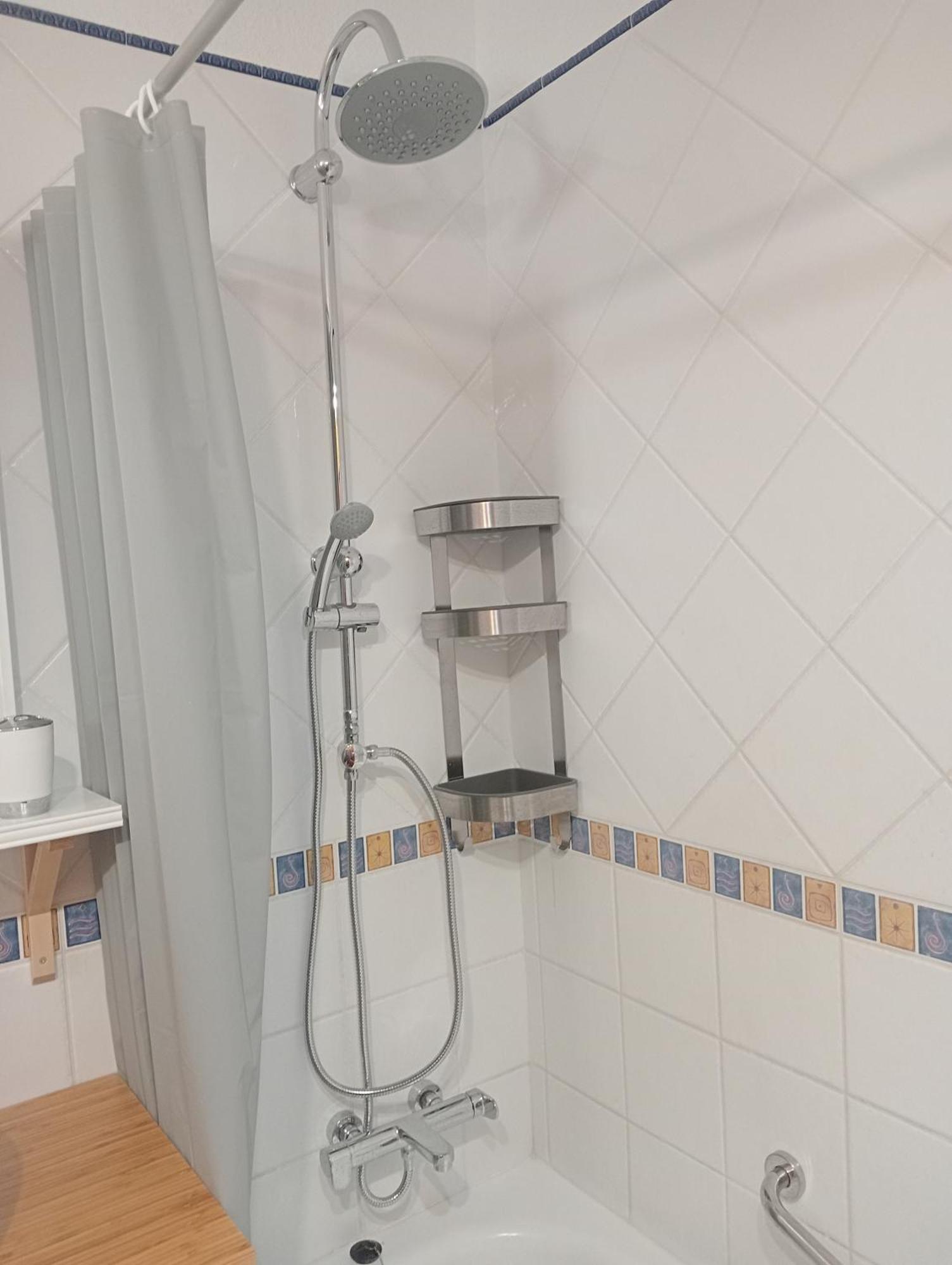 Greatly Located With Heated Pool, Cristianos Apartment Los Cristianos (Tenerife)