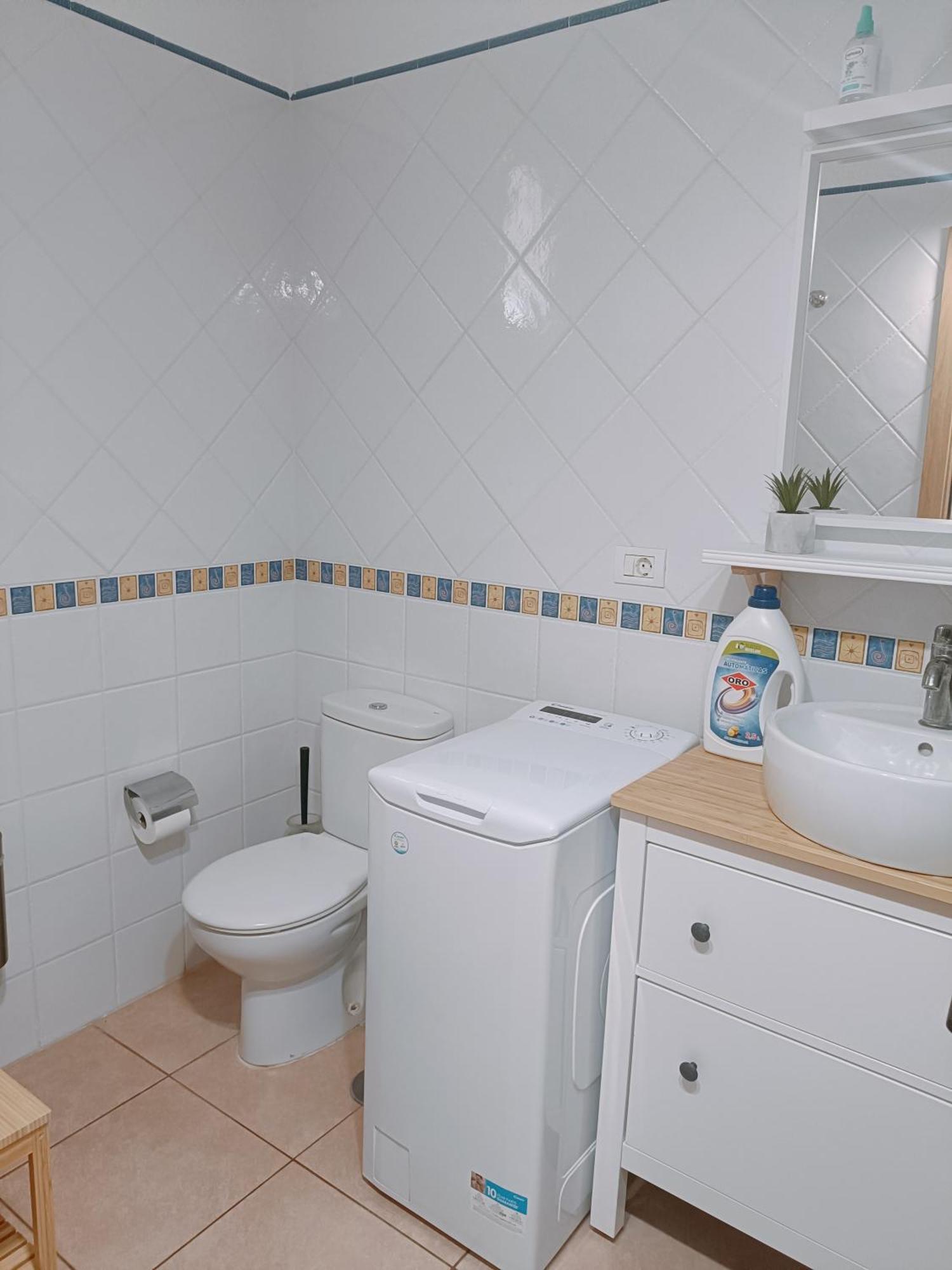 Greatly Located With Heated Pool, Cristianos